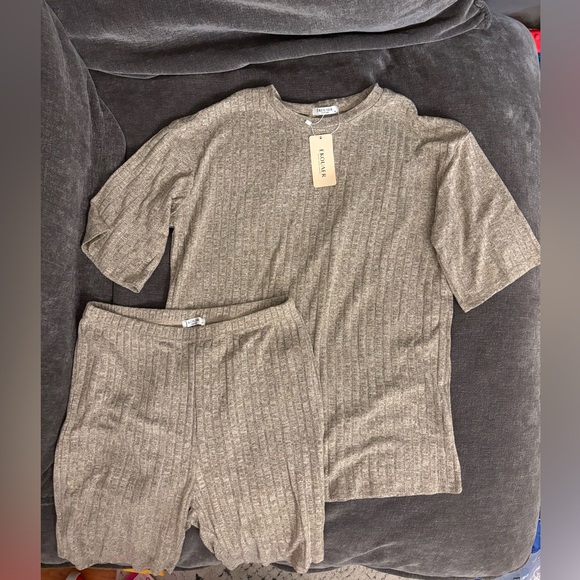 Cozy Ribbed lounge Set - Picture 1 of 4